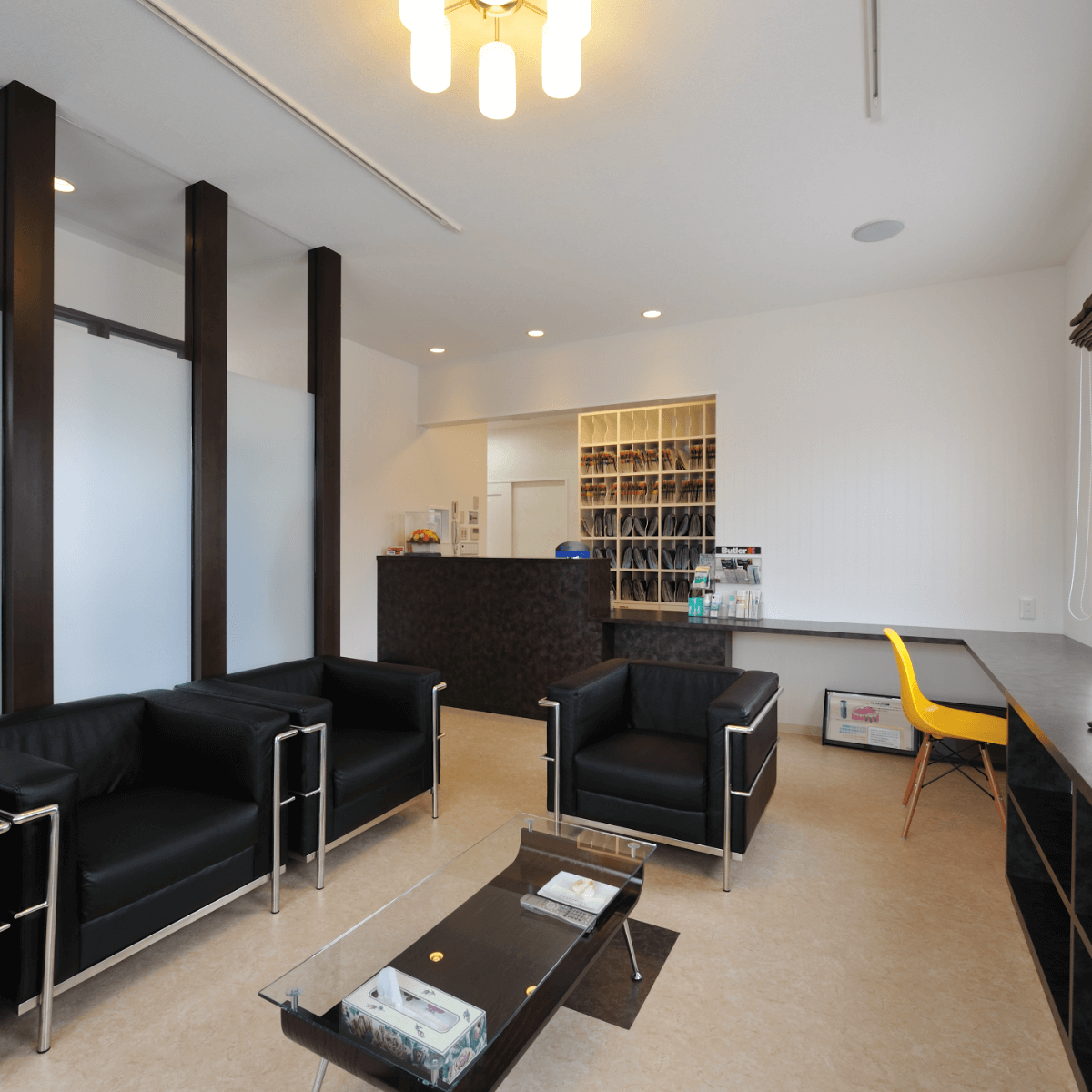 暖かな光が差し込むリビングダイニング